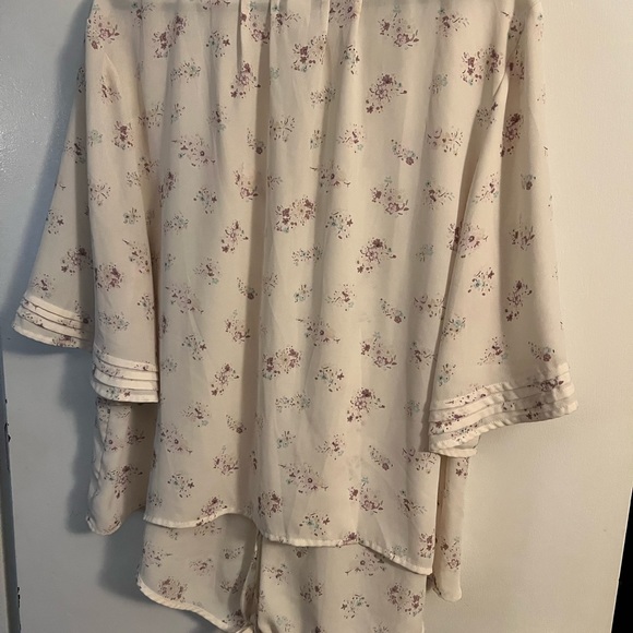 Torrid floral top size 2 - Picture 6 of 6